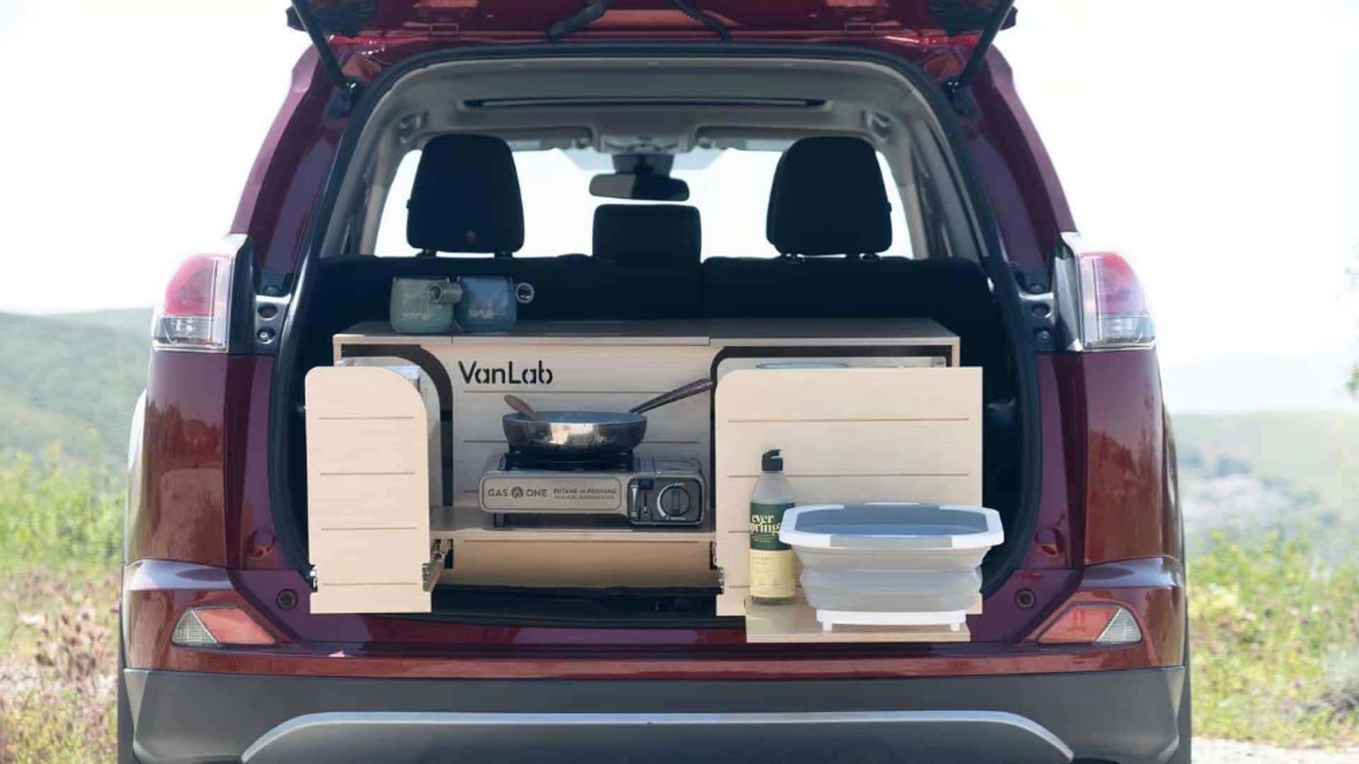 VanLab ofrece kits para convertir furgonetas en autocaravanas
